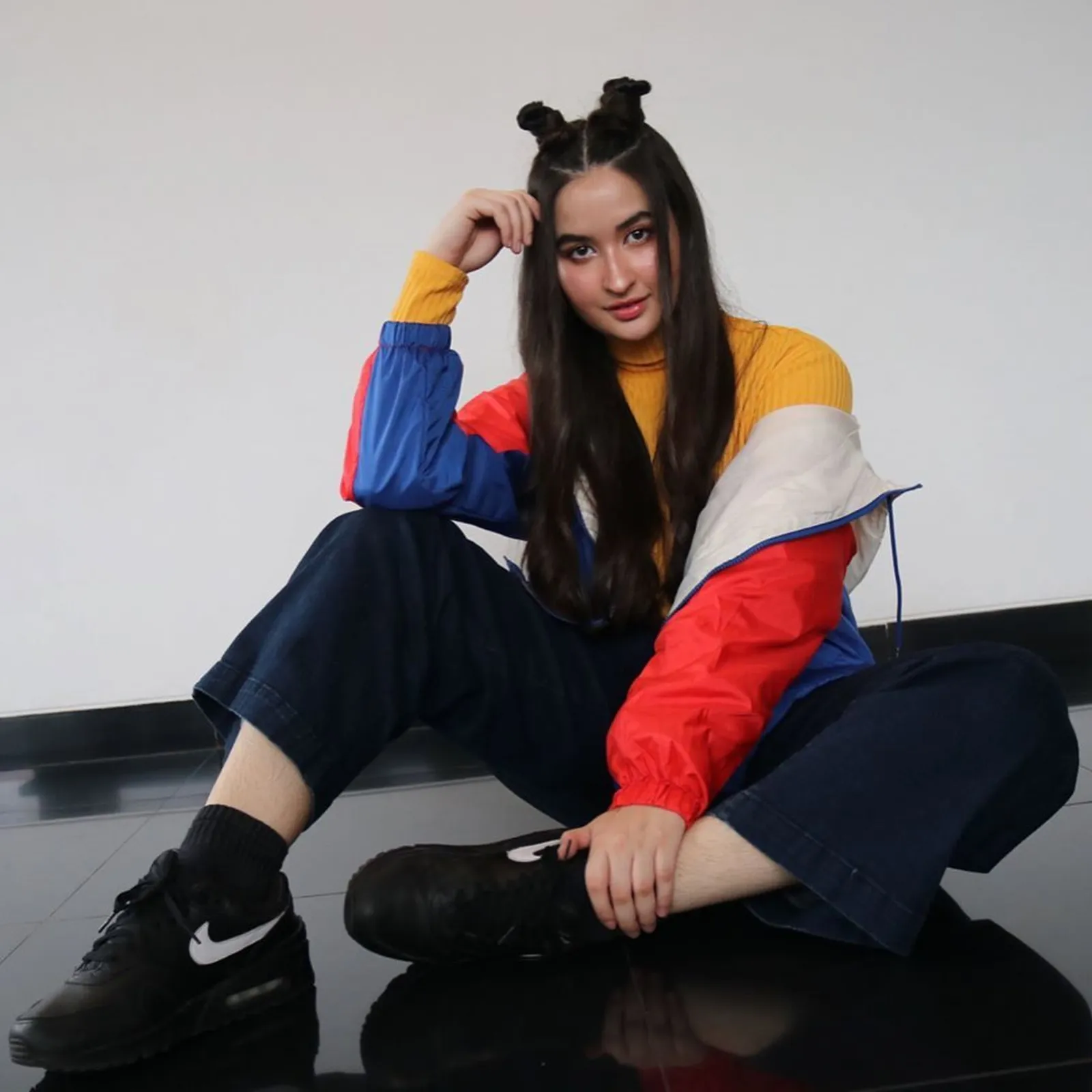 Billie Eilish hingga Agnez Mo, Ini Penyanyi Muda yang Gayanya Nyentrik