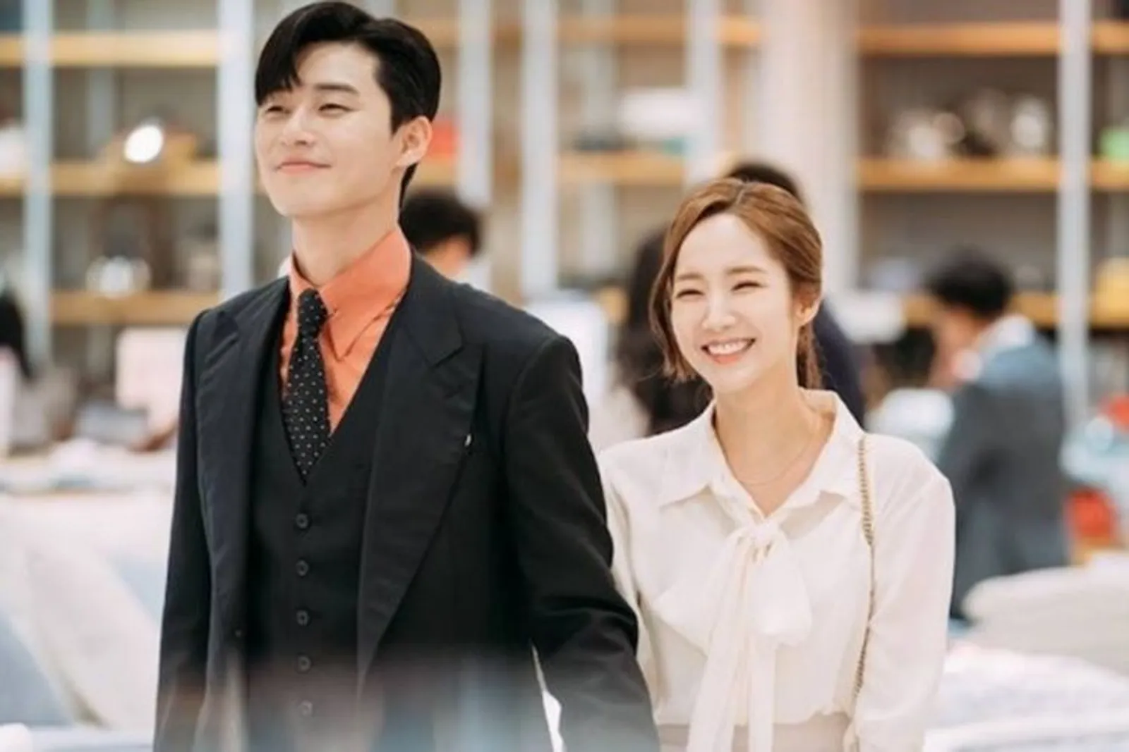 7 Drama Korea Ini Kisahkan Percintaan Sekretaris dengan Atasannya