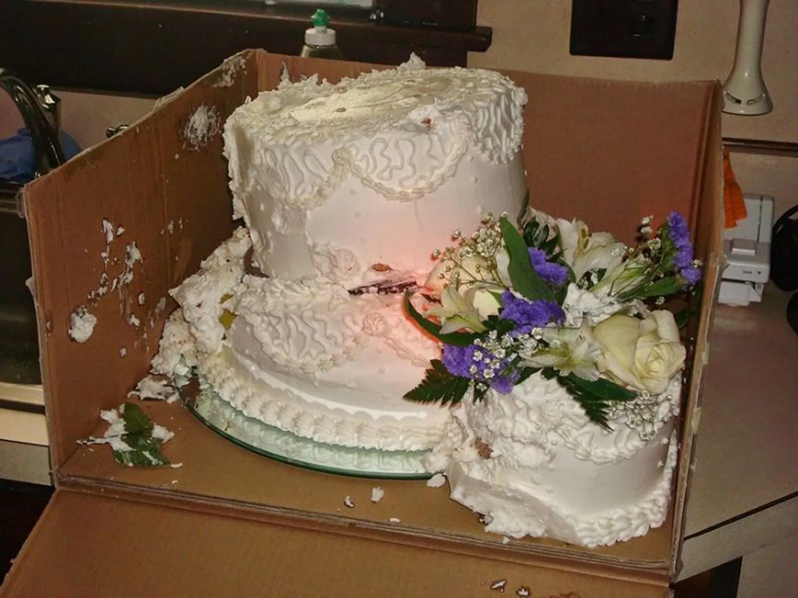 10 Wedding Cake Tergagal yang Pernah Ada, dari Aneh hingga Seram