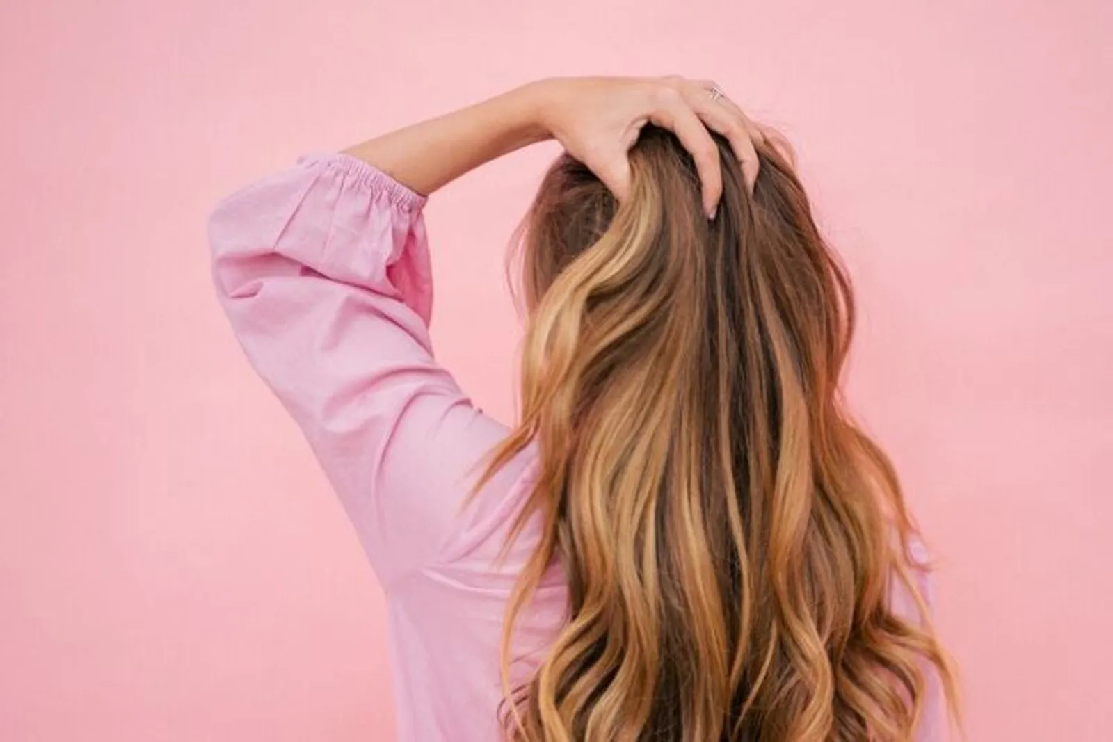 11 Cara Mengatasi Rambut Rontok Secara Alami Dan Ampuh, Dicoba Yuk!