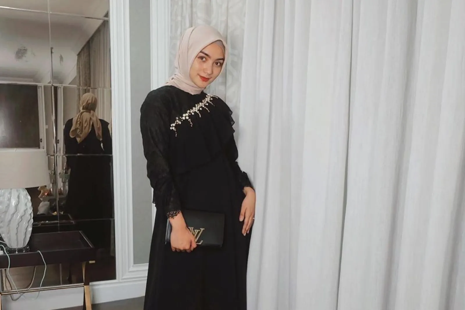 5 Gaya Terbaru Citra Kirana dengan Hijab yang Makin Menawan