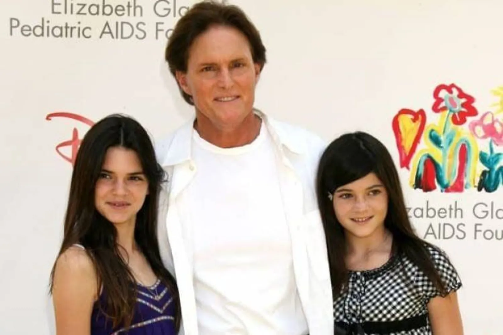 10 Potret Transformasi Kendall Jenner dan Kylie Jenner, Sibling Goals!