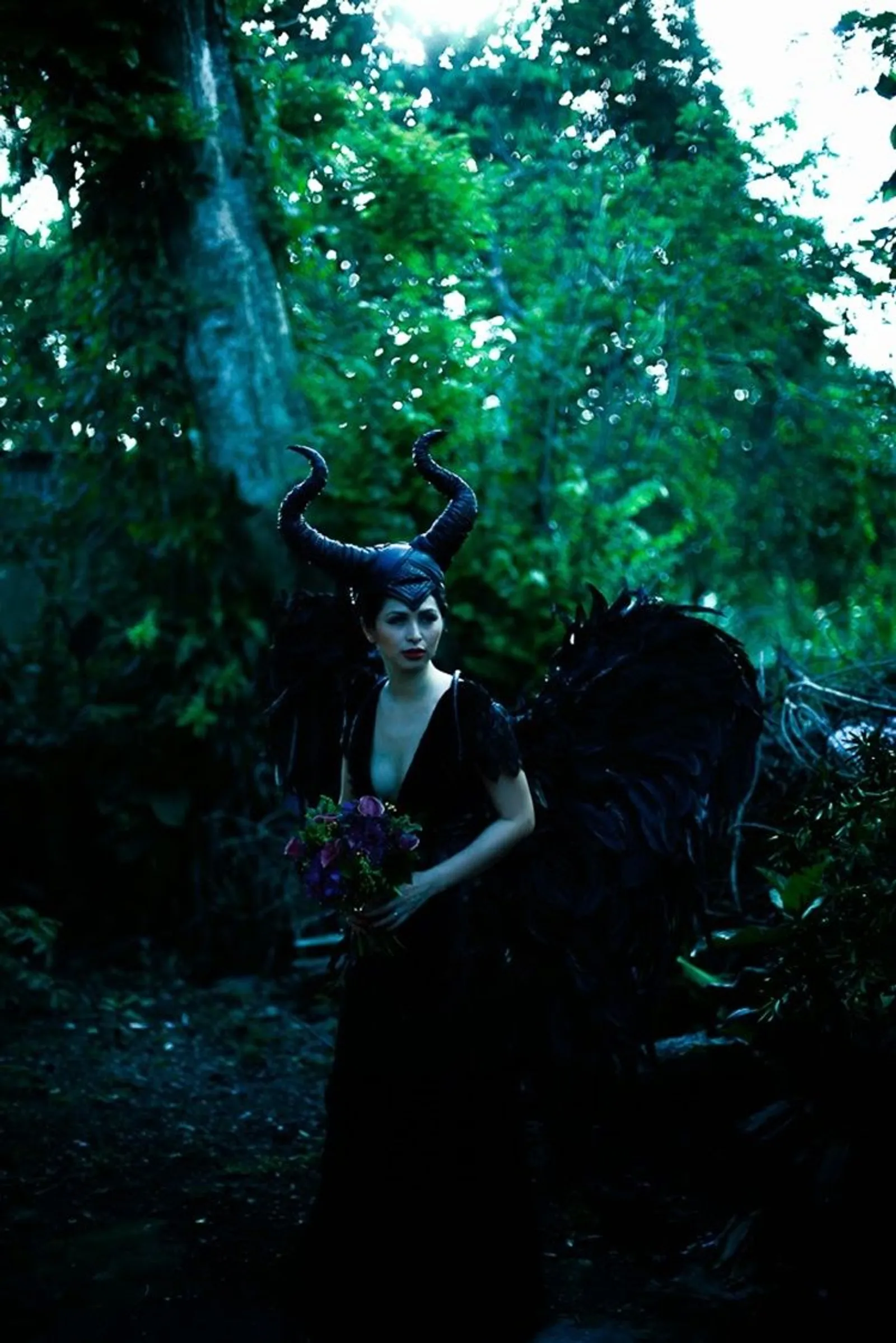 10 Foto Pernikahan Bertema Maleficent, Unik atau Menakutkan?