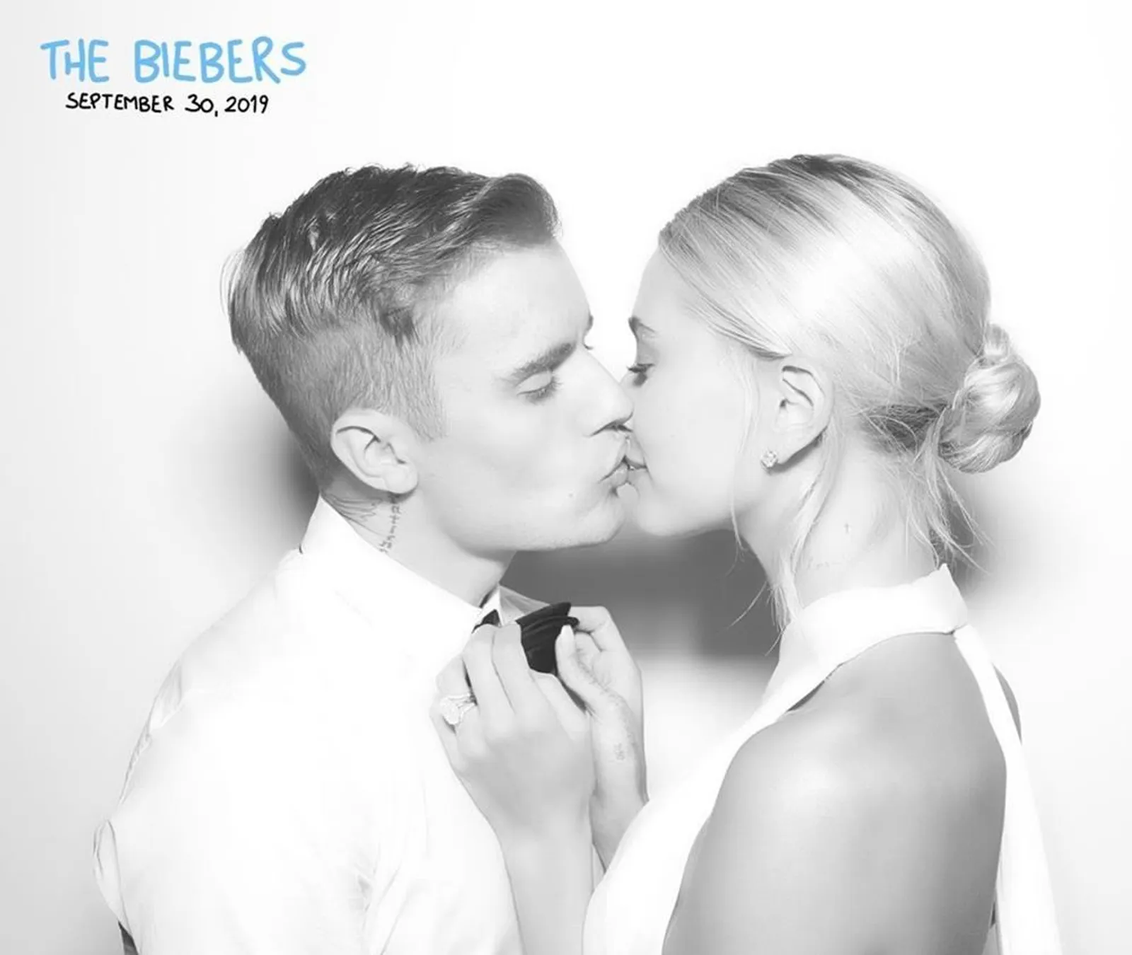 Rilis Foto Pernikahan, Ini Alasan Justin & Hailey Bieber Menikah Lagi