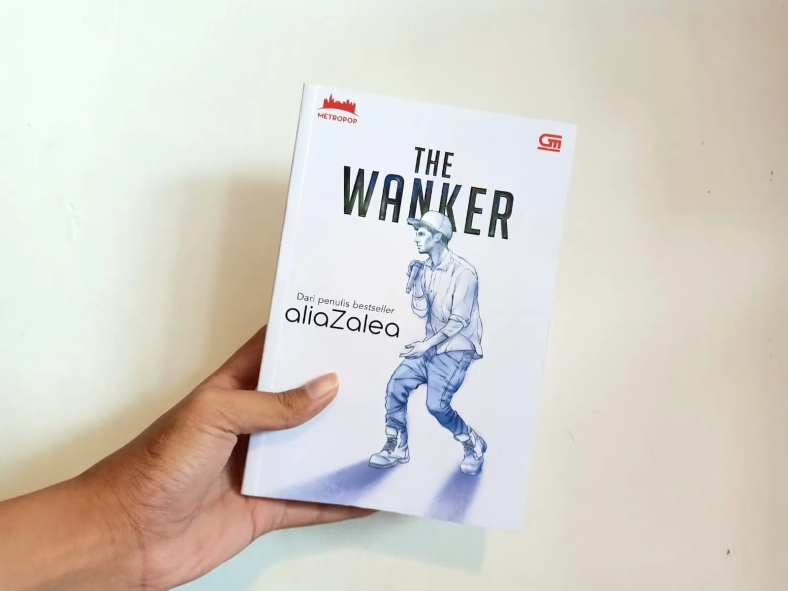 Review Buku The Wanker: Kisah Cinta Jauh dari Kata Romantis dan Manis