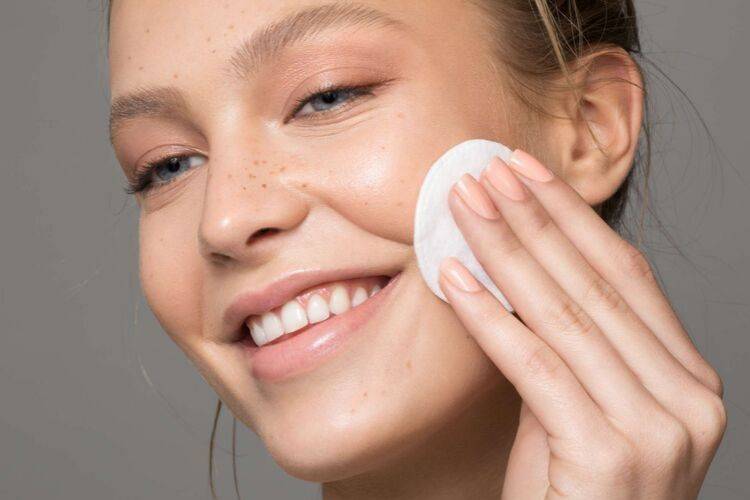 12 Urutan Skincare Pagi Dan Malam Hari Yang Benar