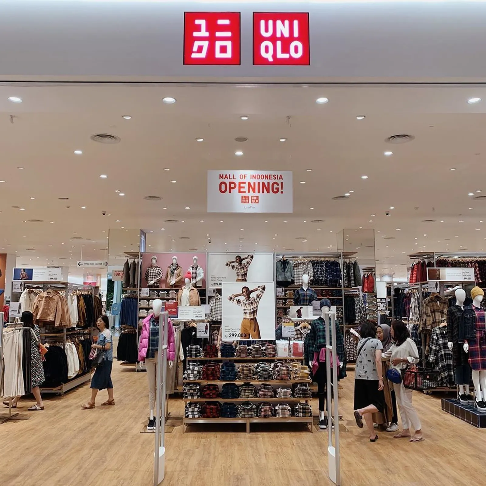 Antusias! UNIQLO Buka Toko di Mall of Indonesia