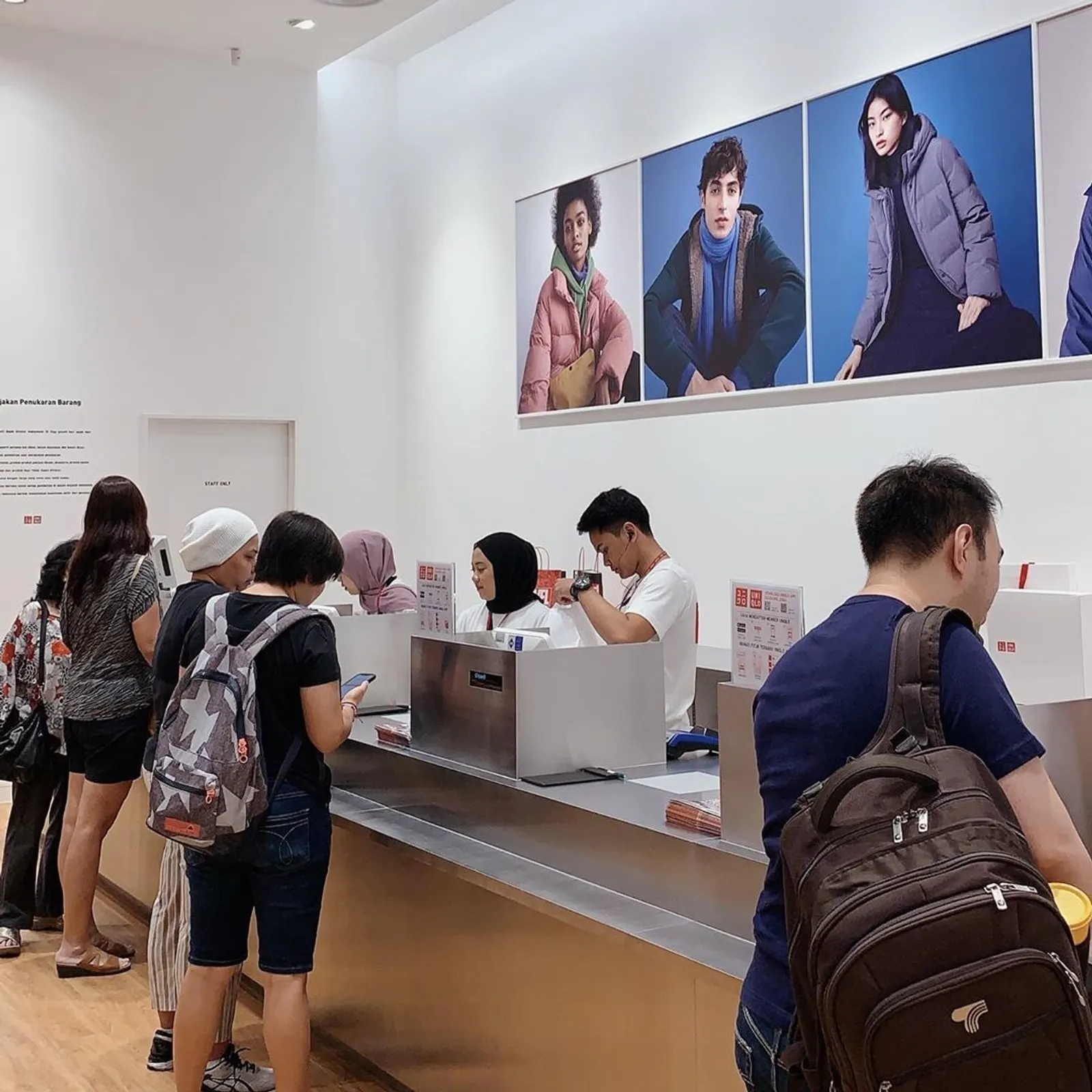 Antusias! UNIQLO Buka Toko di Mall of Indonesia