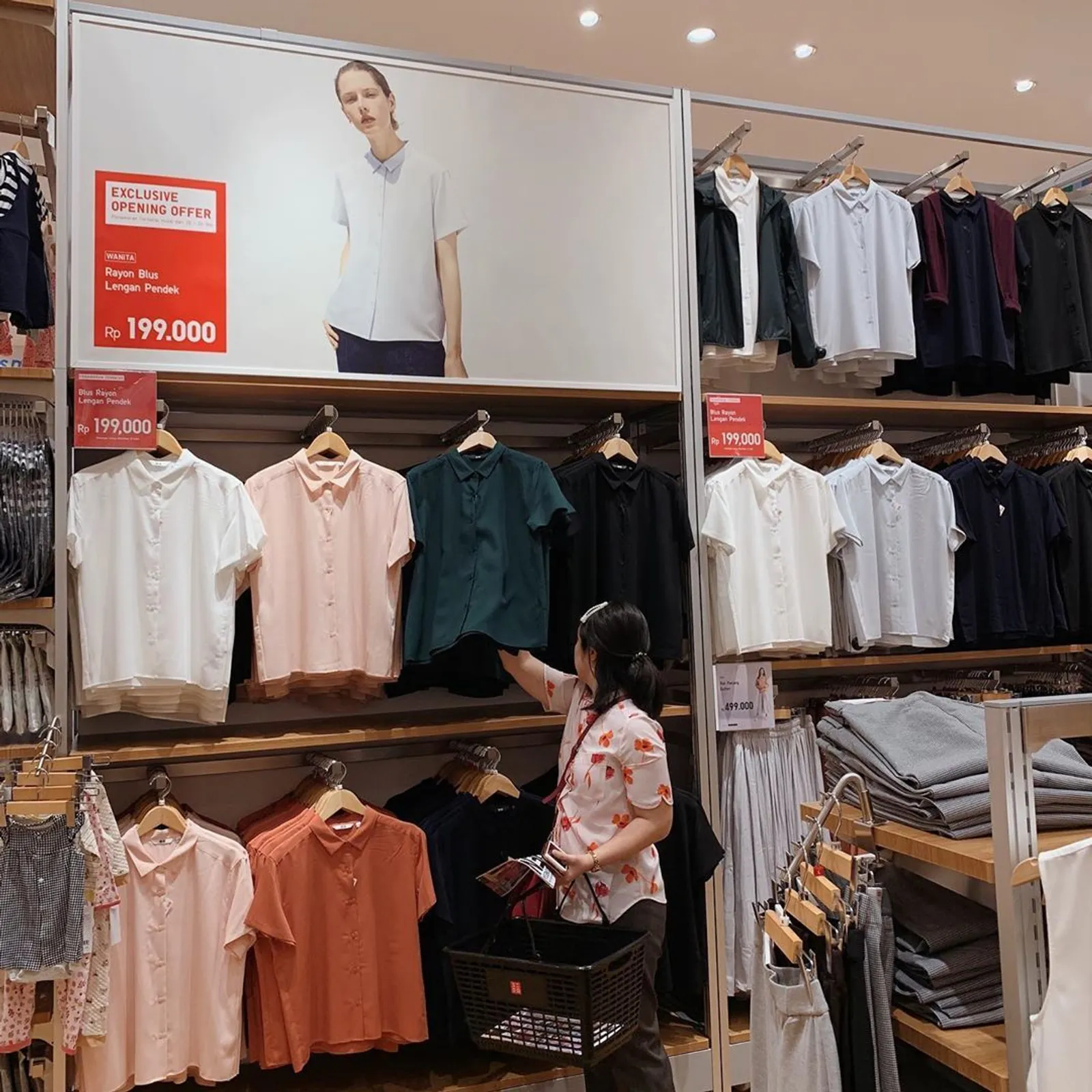 Antusias! UNIQLO Buka Toko di Mall of Indonesia