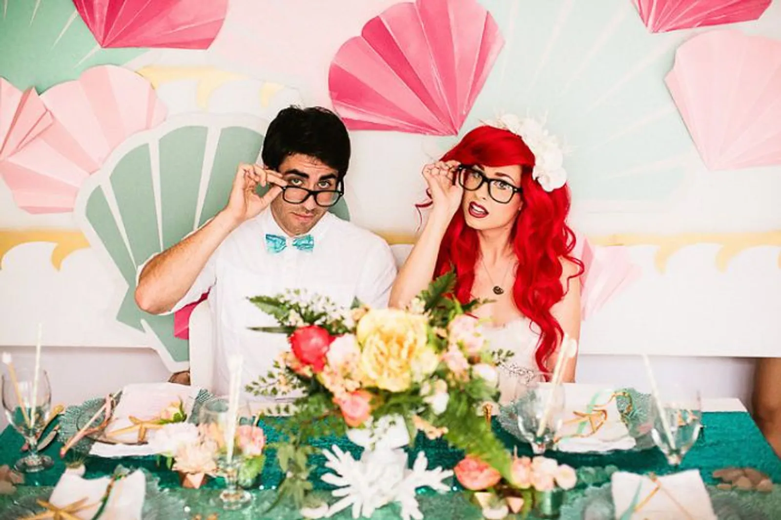 Unik! 10 Foto Pernikahan Bertema 'Little Mermaid' Ini Bisa Kamu Tiru