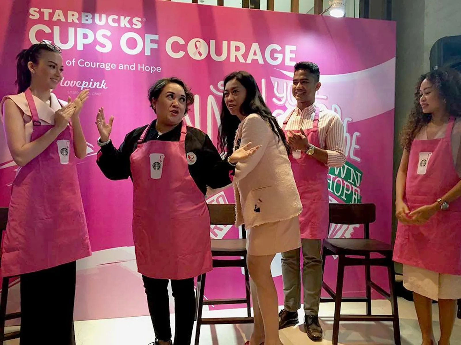 Starbucks Indonesia Tularkan Semangat SADARI Lewat 4 Varian Kopi Pink 