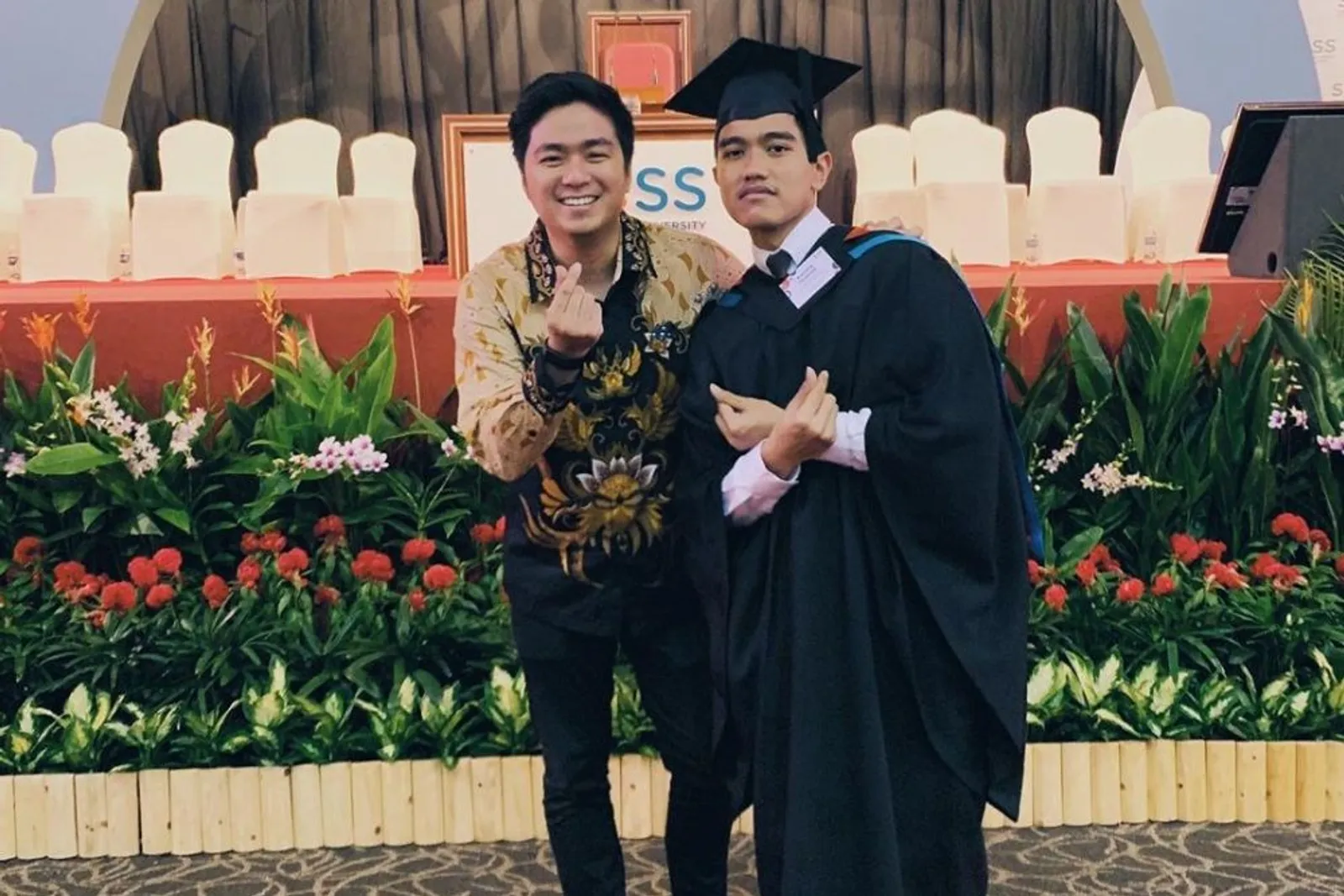 Lulus Bareng Felicia, Ini 5 Potret Kenangan Wisuda Kaesang Pangarep 