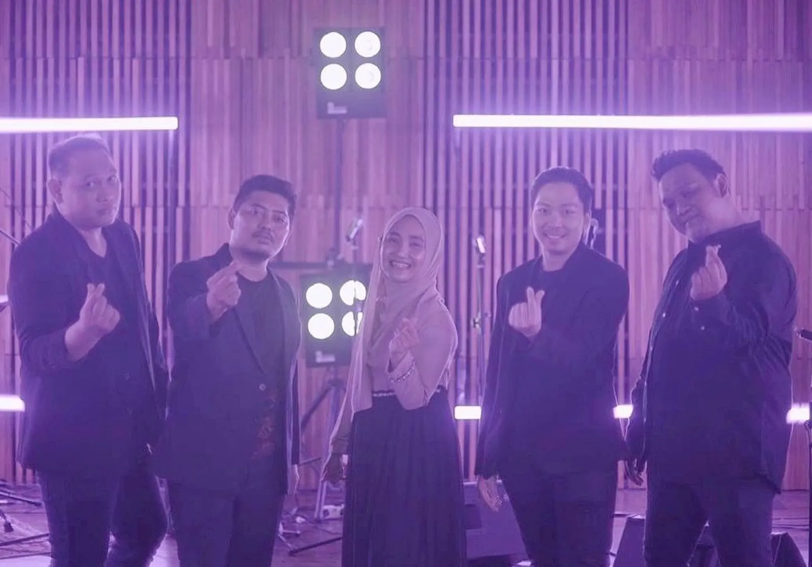 Berkolaborasi dengan Mikha Angelo, Fatin Rilis Single "Hanya Mimpi"