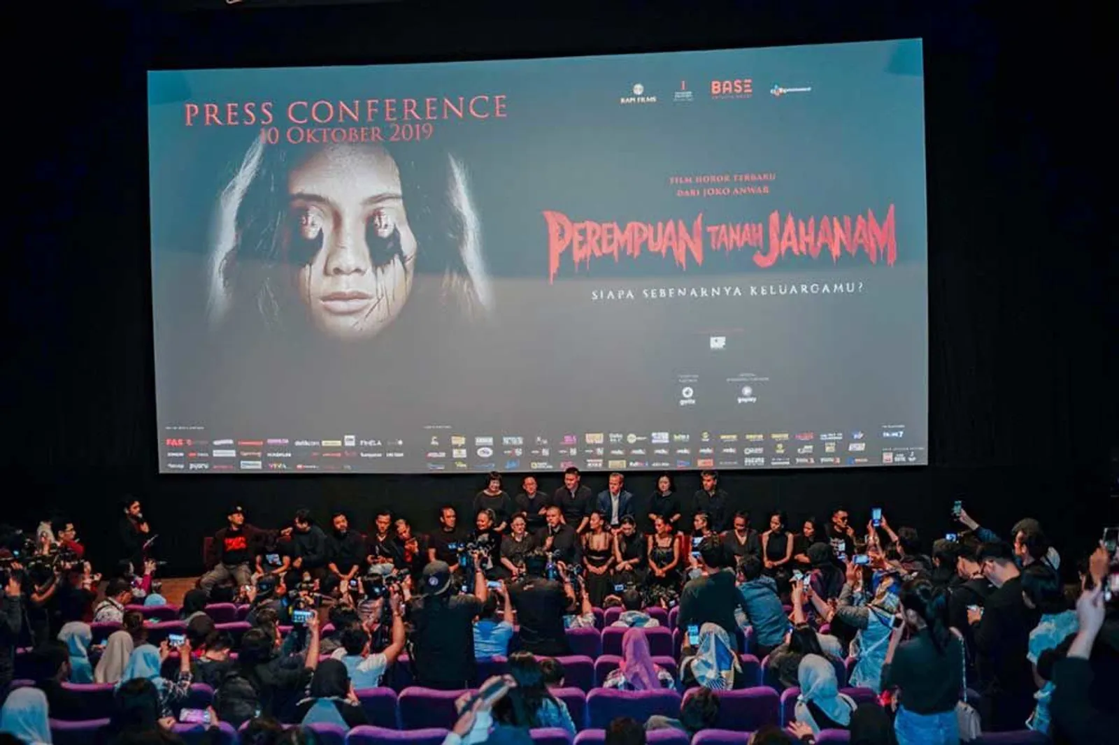 Review Film Perempuan Tanah Jahanam: Plot Twist yang Beneran Jahanam!