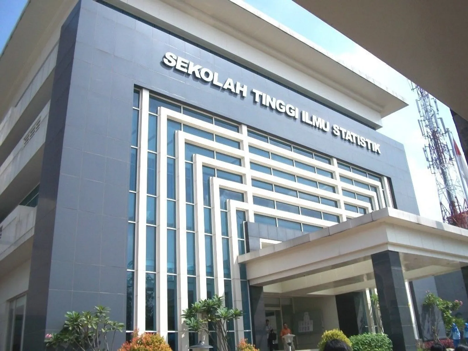 Ini 7 Sekolah Tinggi Ikatan Dinas Favorit di Indonesia