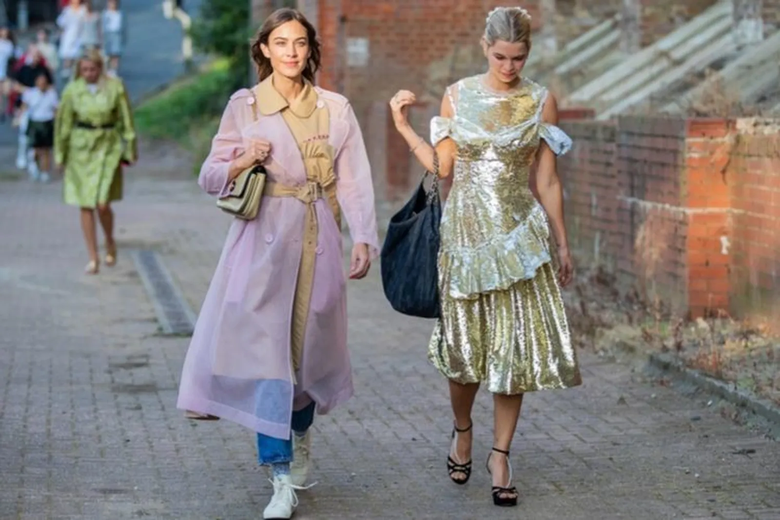 #PopbelaOOTD: Pakai Busana ini Saat Datang ke Acara Fashion