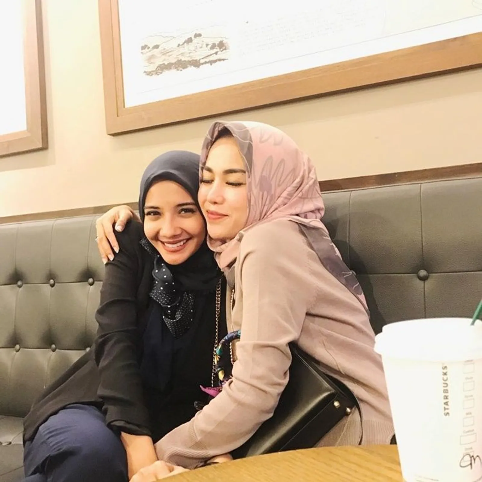 10 Momen Persahabatan Zaskia Sungkar dan Medina Zein Sebelum Berseteru