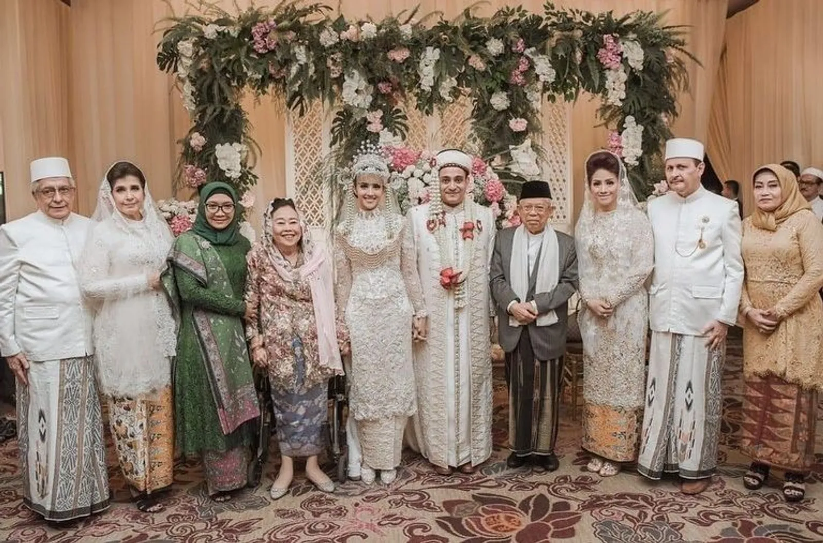 Gaya Tamu Undangan di Pernikahan Tsamara Amany, dari Artis-Menteri