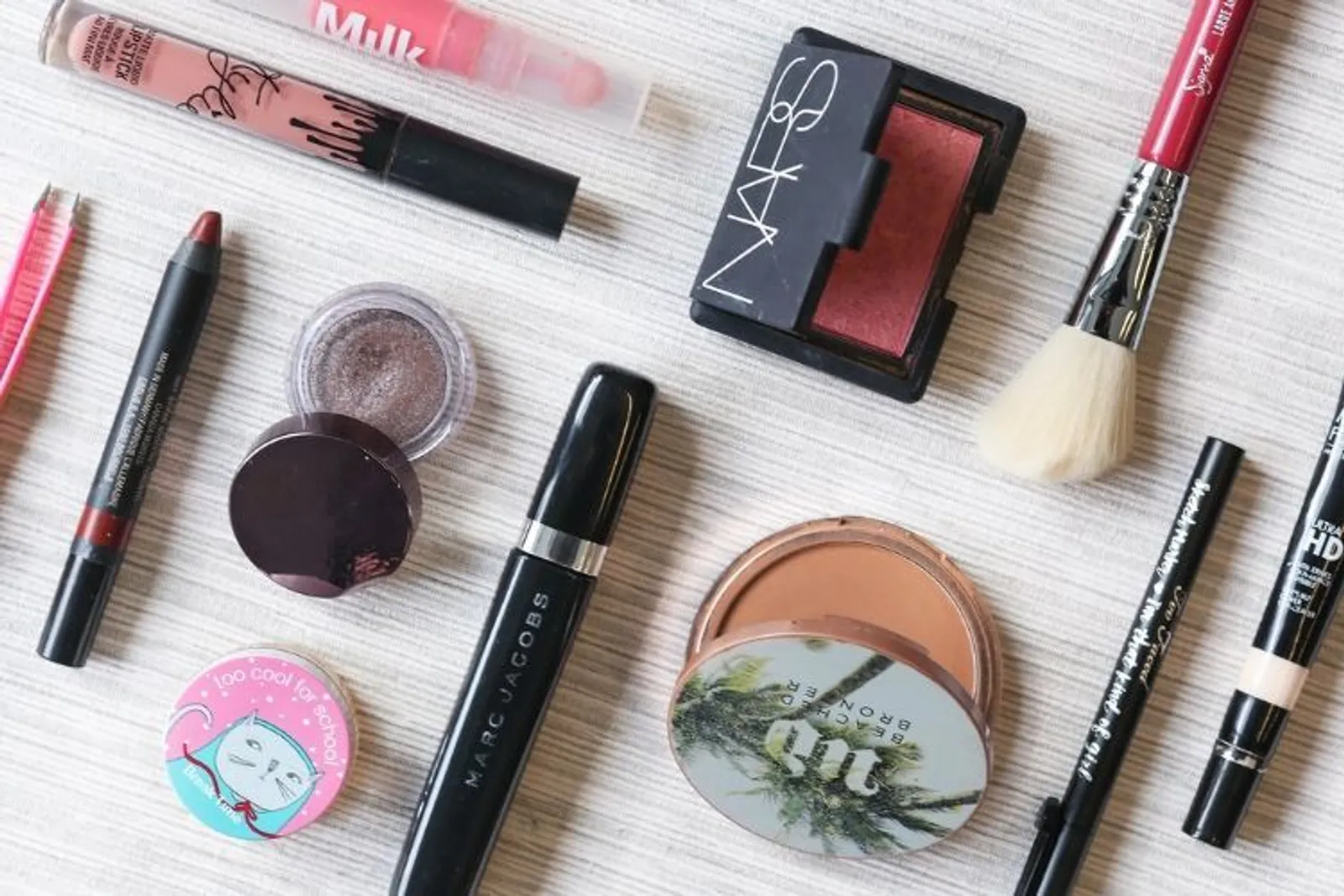 5 Kesalahan Makeup yang Bikin Riasanmu Cepat Luntur