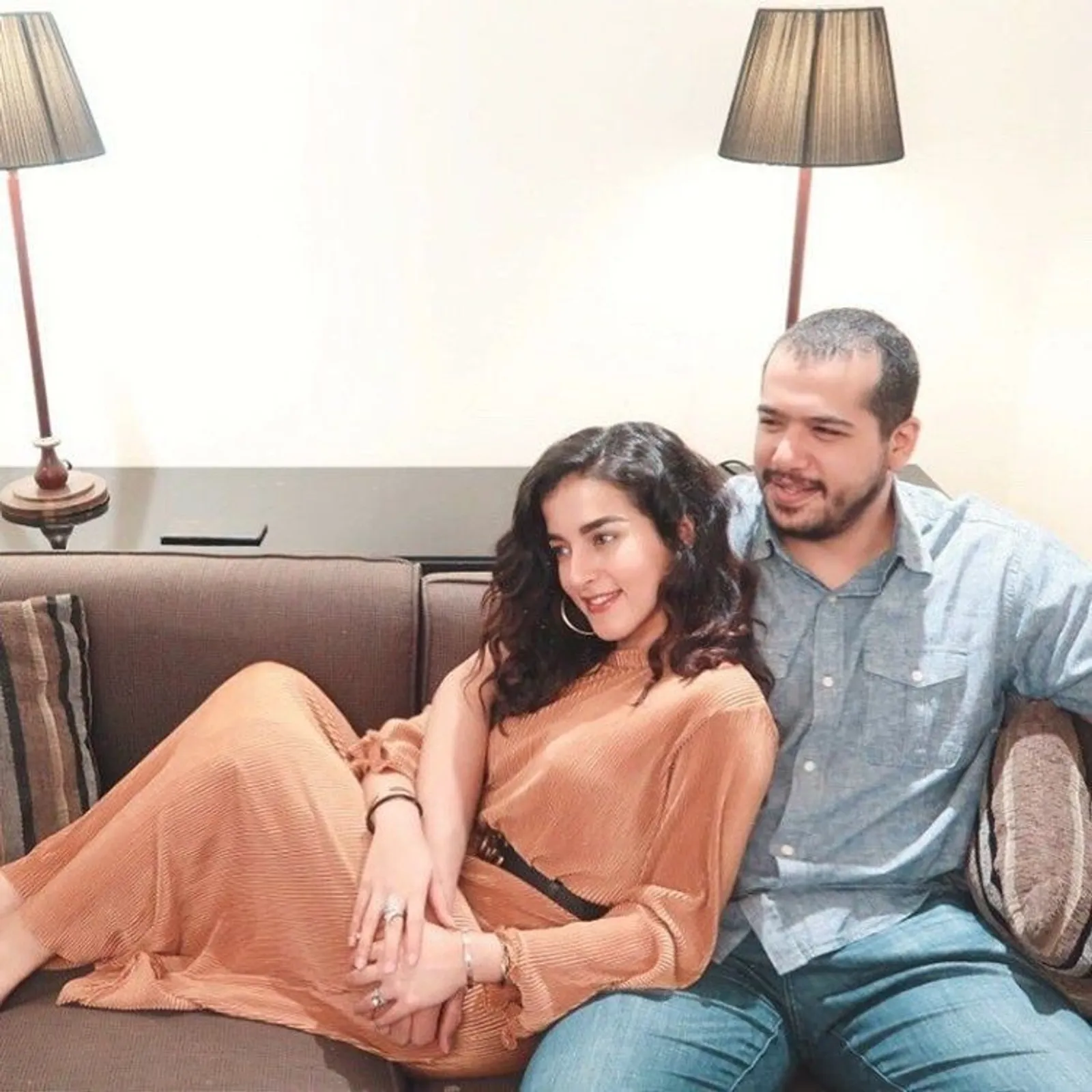 10 Foto Mesra Tasya Farasya bersama Suami yang Jarang Terekspos