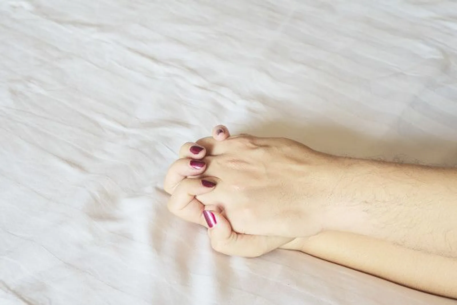 6 Cara Memuaskan Suami Setelah Lama Tak Bertemu