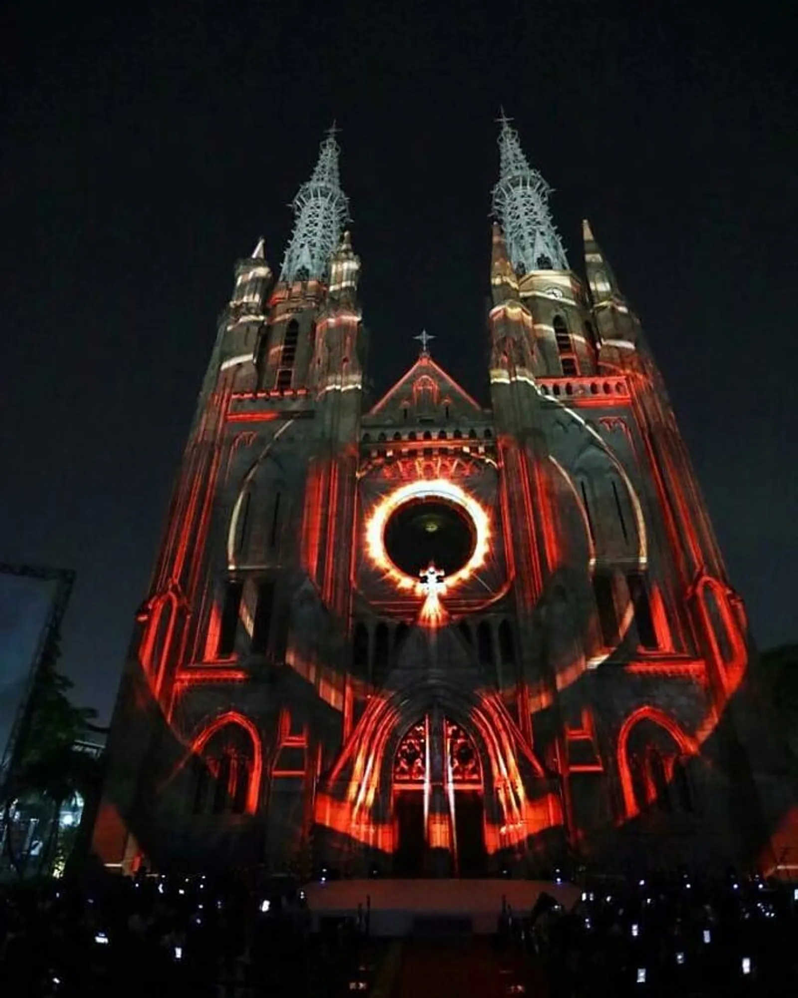 10 Potret Cantik Gereja Katedral Jakarta Memperingati Sumpah Pemuda