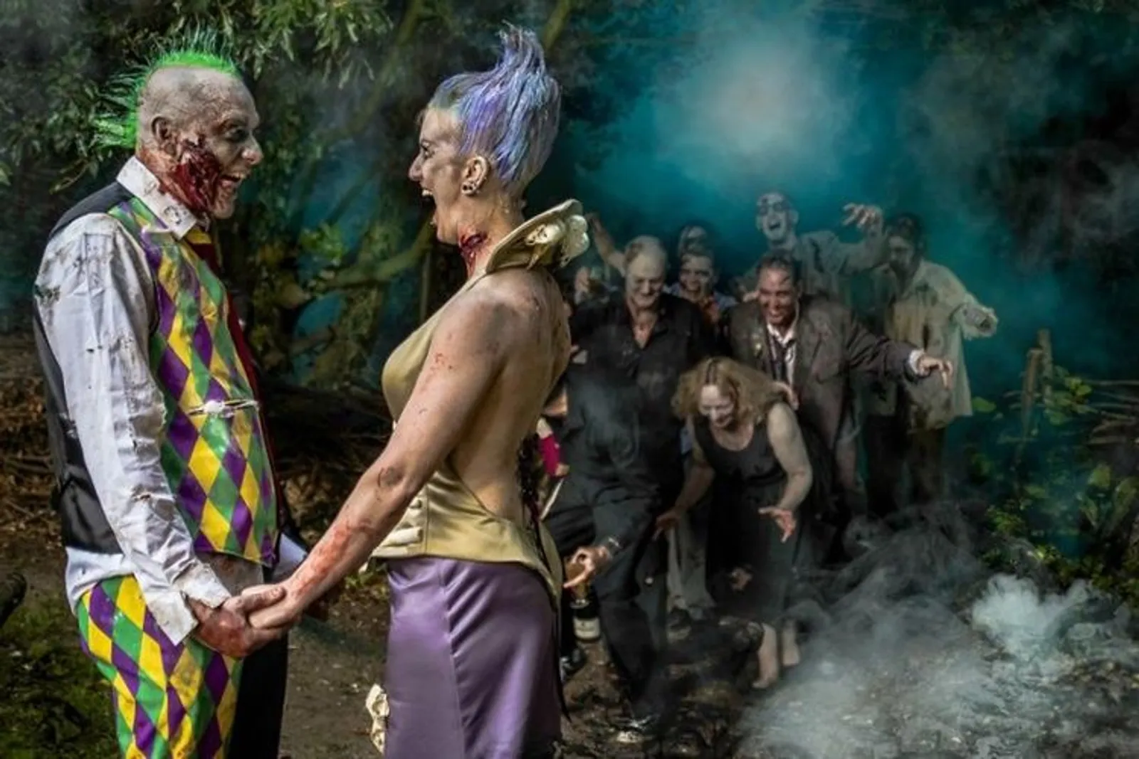 8 Foto Pernikahan Bertema Zombie Ini Bikin Kamu Bergidik Ngeri!
