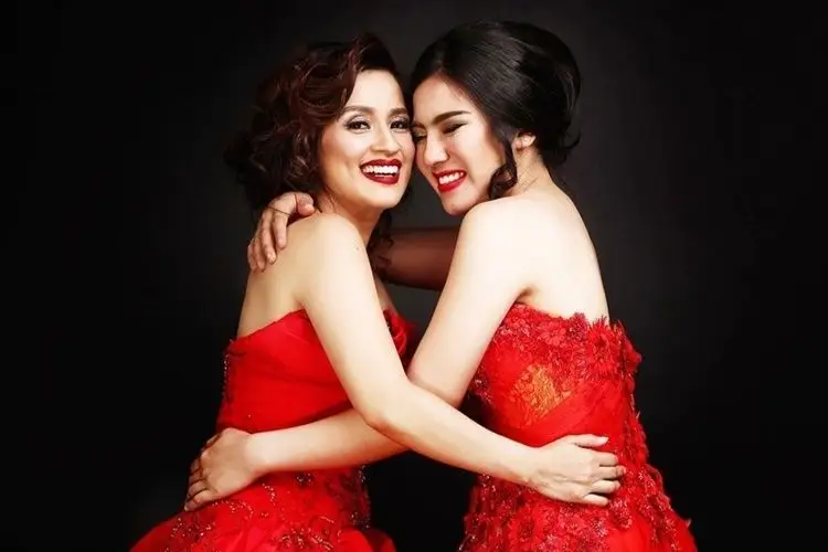 Bak Kakak-Adik, Ini 10 Potret Kompak Felicya Angelista dan Ibunda