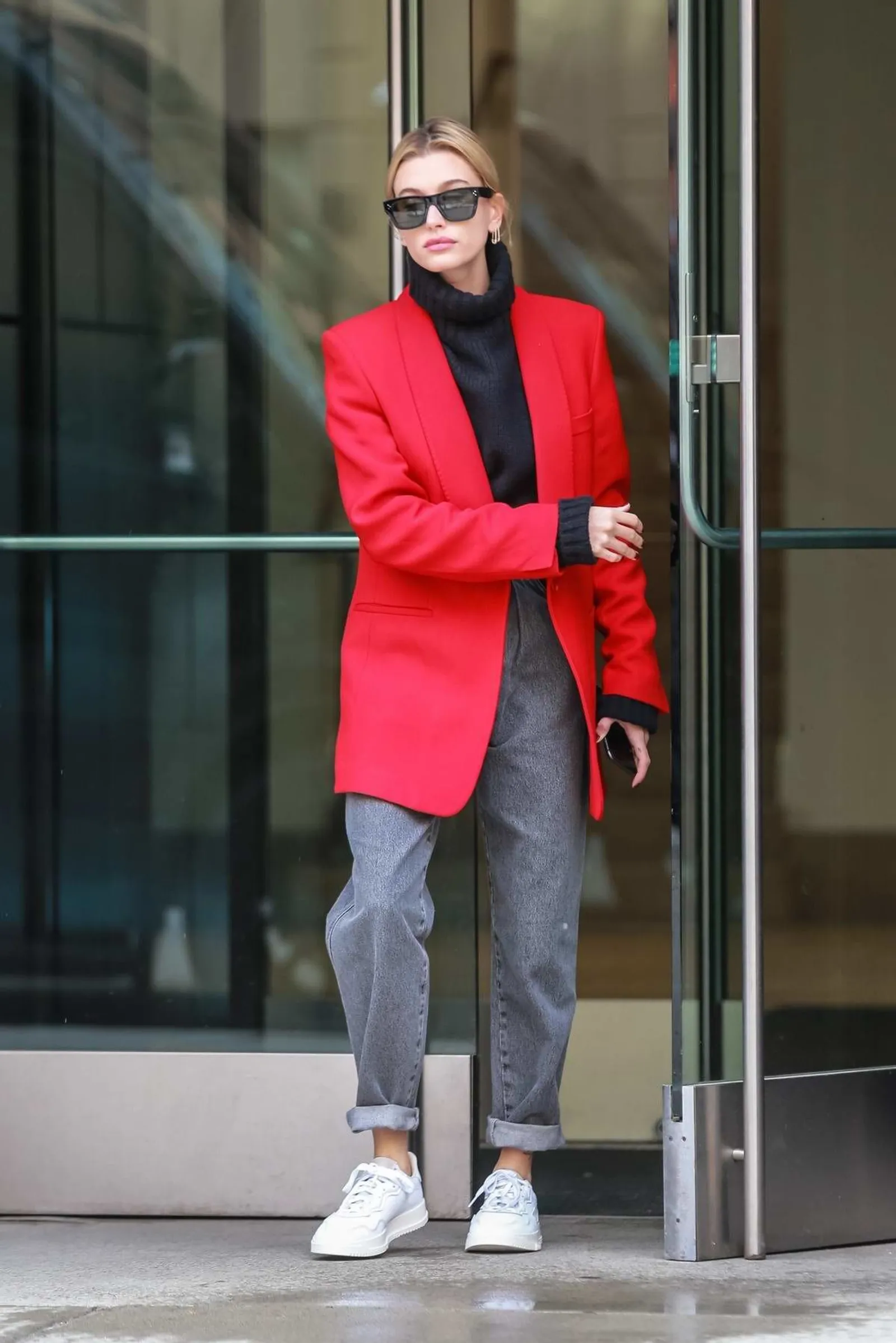 Cara Mudah Mix & Match Turtleneck dan Blazer