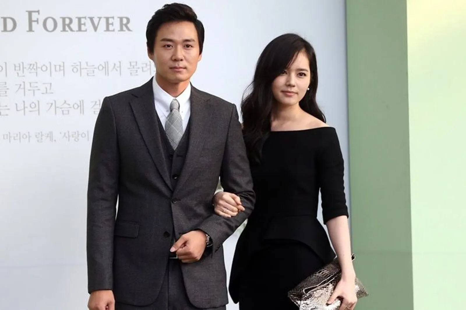 Terlibat Cinlok, 5 Pasangan Seleb Korea Ini Tetap Langgeng Hingga Kini