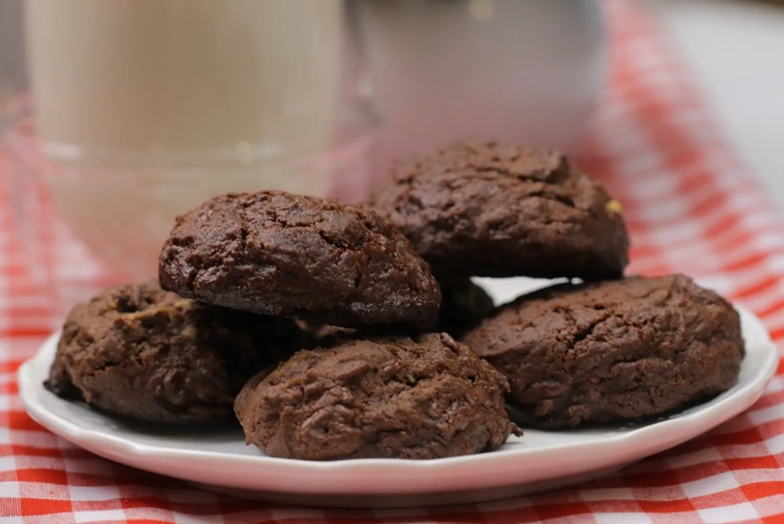 Pas Buat Camilan, Ini Resep Double Chocolate Cookies Rumahan