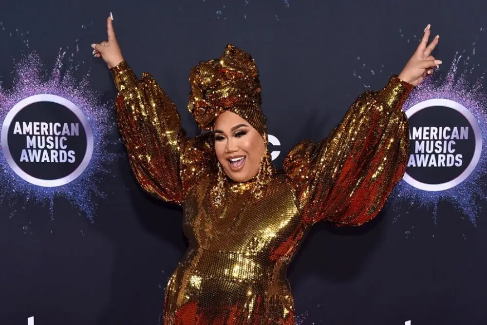 9 Tampilan Memukau dari Para Seleb di Ajang American Music Awards 2019