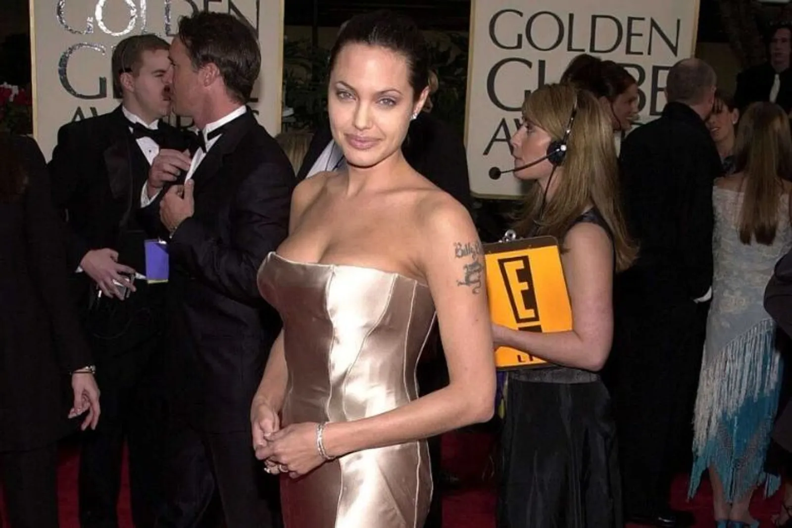 Transformasi Gaya Seksi Angelina Jolie di Red Carpet Tahun ke Tahun