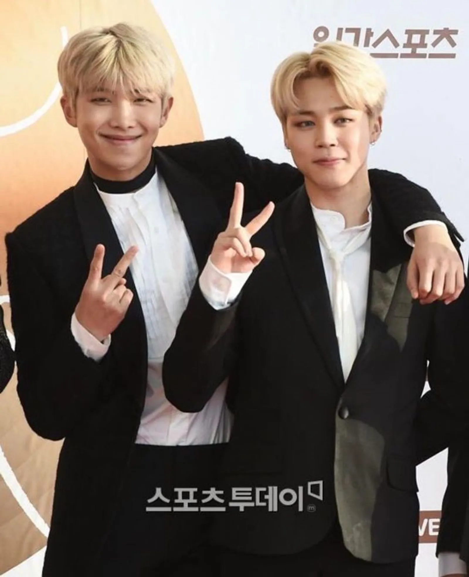 Kompak Banget! Ini 10 Potret Bromance Jimin dan RM 'BTS'