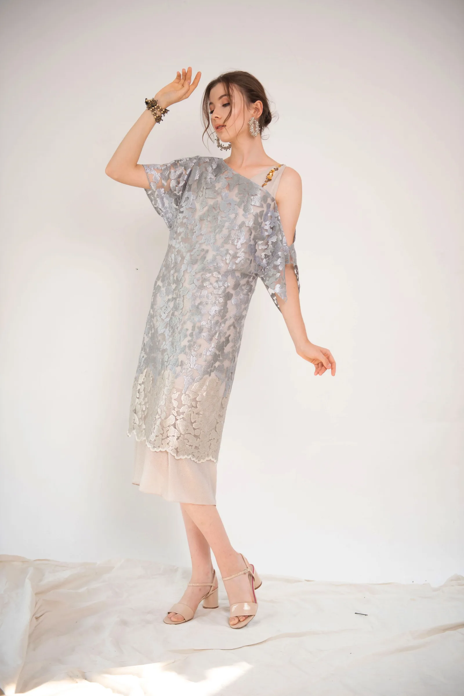 #PopbelaOOTD: Dress Cantik untuk Hadir ke Pernikahan Mantan!