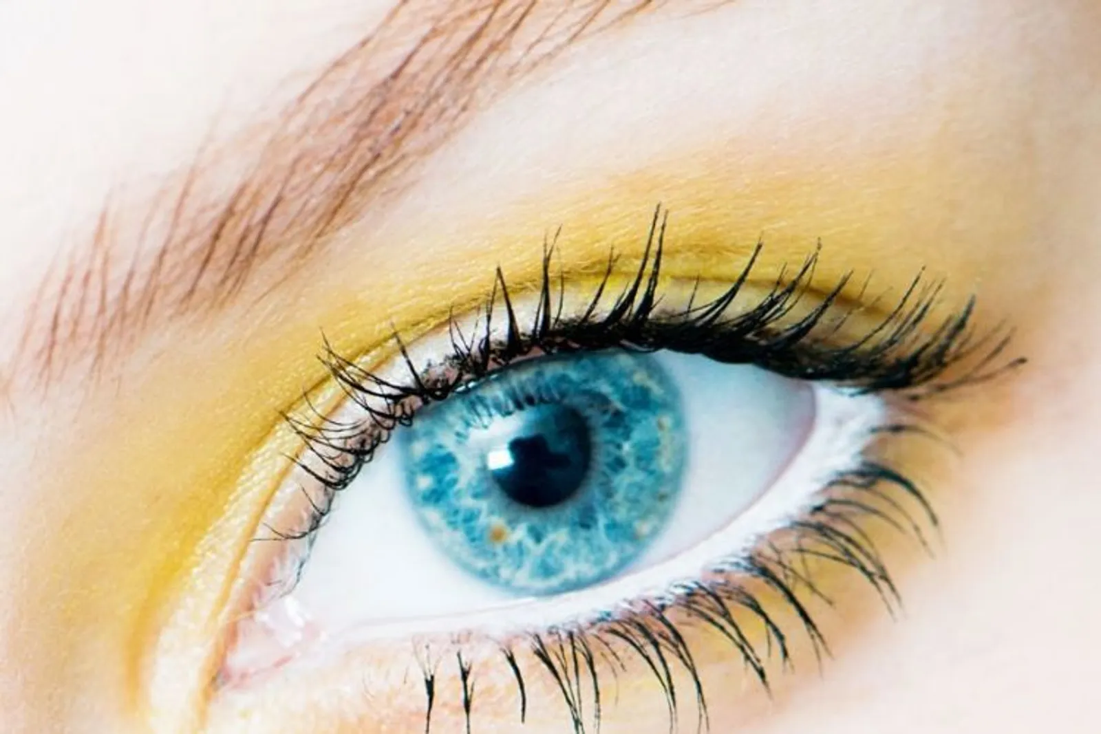 5 Fakta Kanker Mata yang Bisa Menyerang Anak-anak & Orang Dewasa 