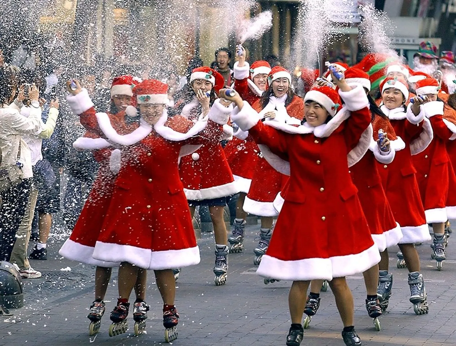 Tidak biasa, Ini 10 Tradisi Perayaan Natal Unik di Beberapa Negara