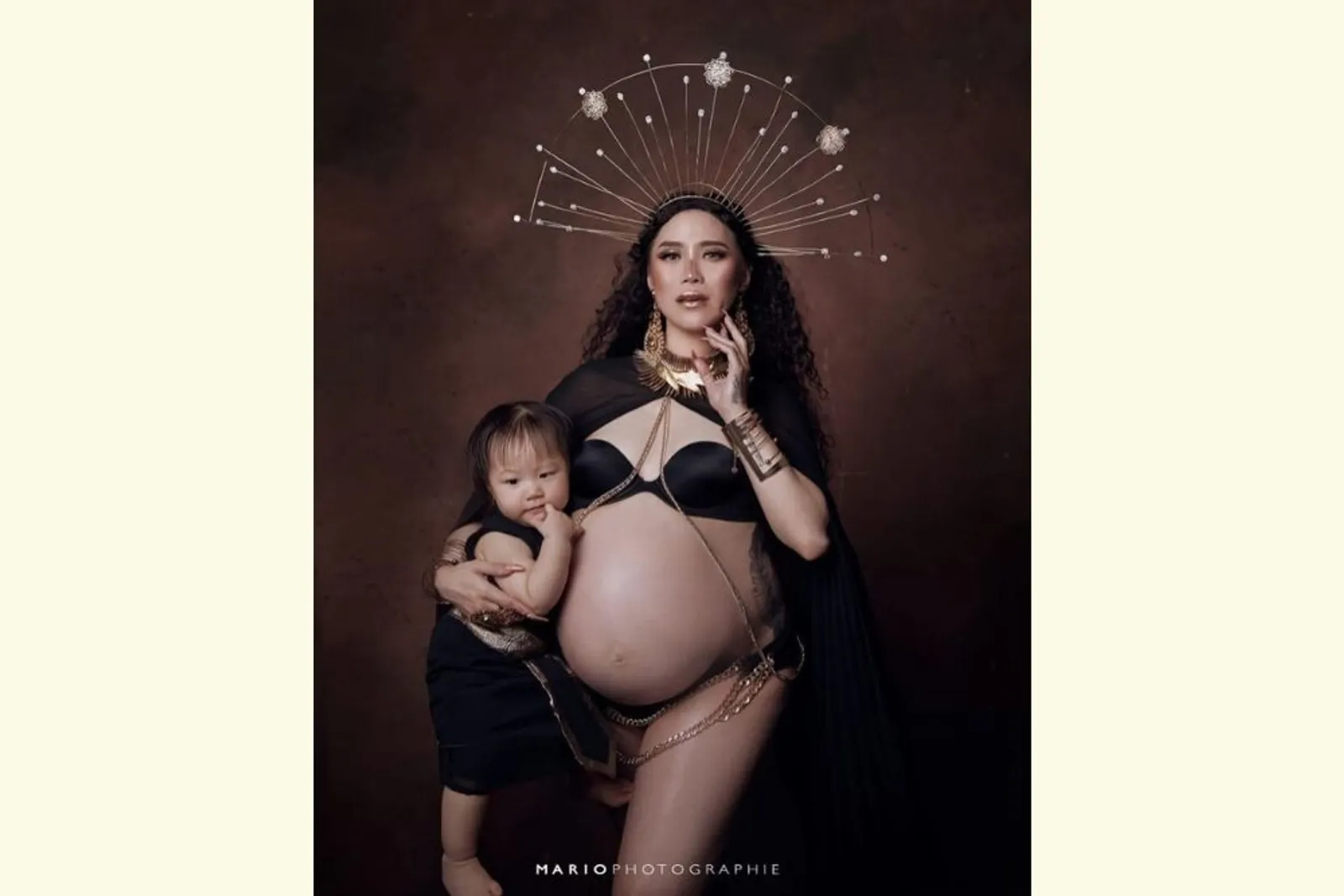 Riasan Flawless Para Seleb Ketika Melakukan Maternity Shoot