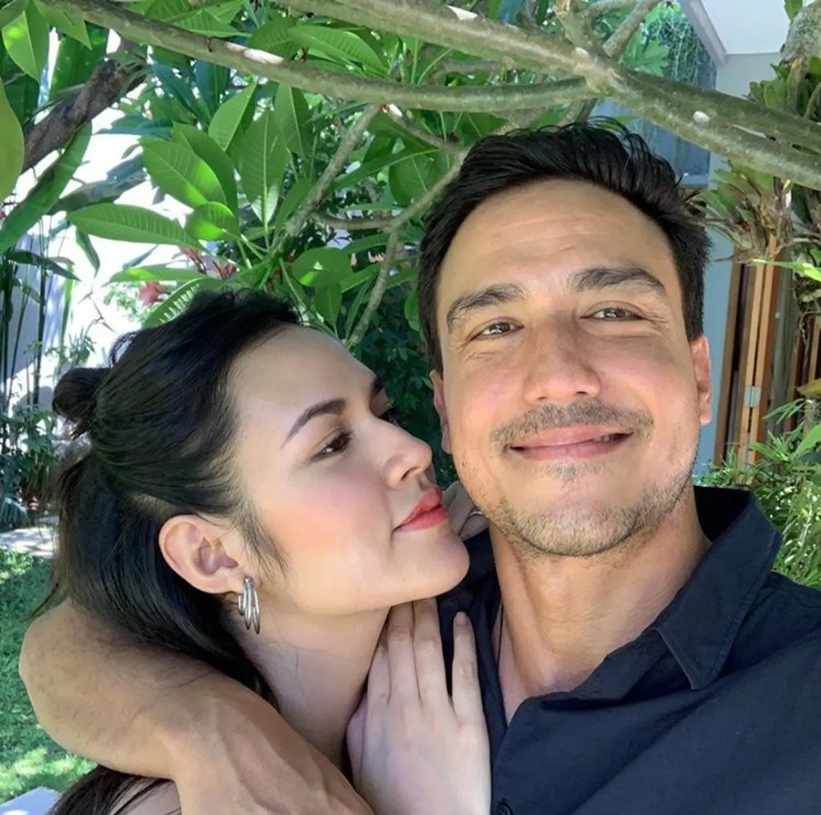 Makin Mesra, 11 Potret Raisa dan Hamish Setelah Kehadiran Buah Hati