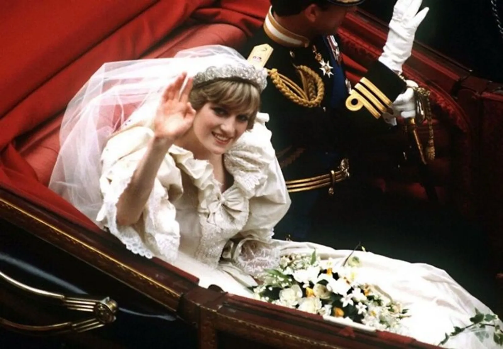 13 Foto Kenangan Royal Wedding Putri Diana dan Pangeran Charles 