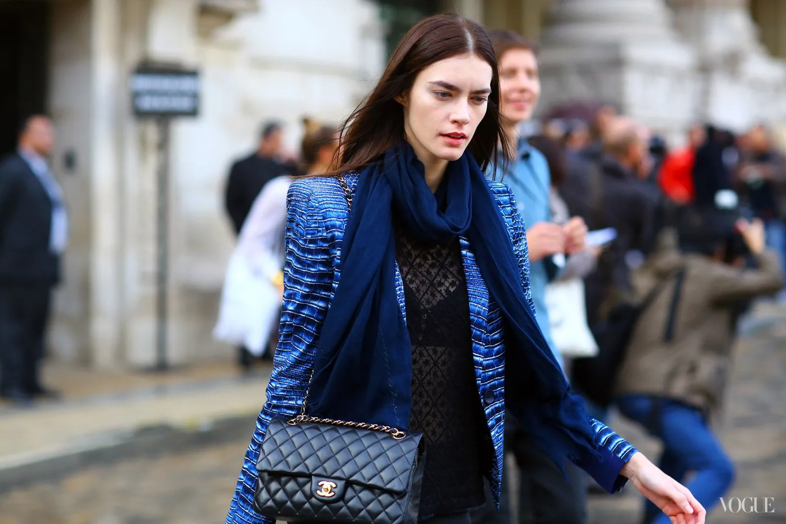 Cara Kekinian Mix & Match dengan Tas Chanel Klasik