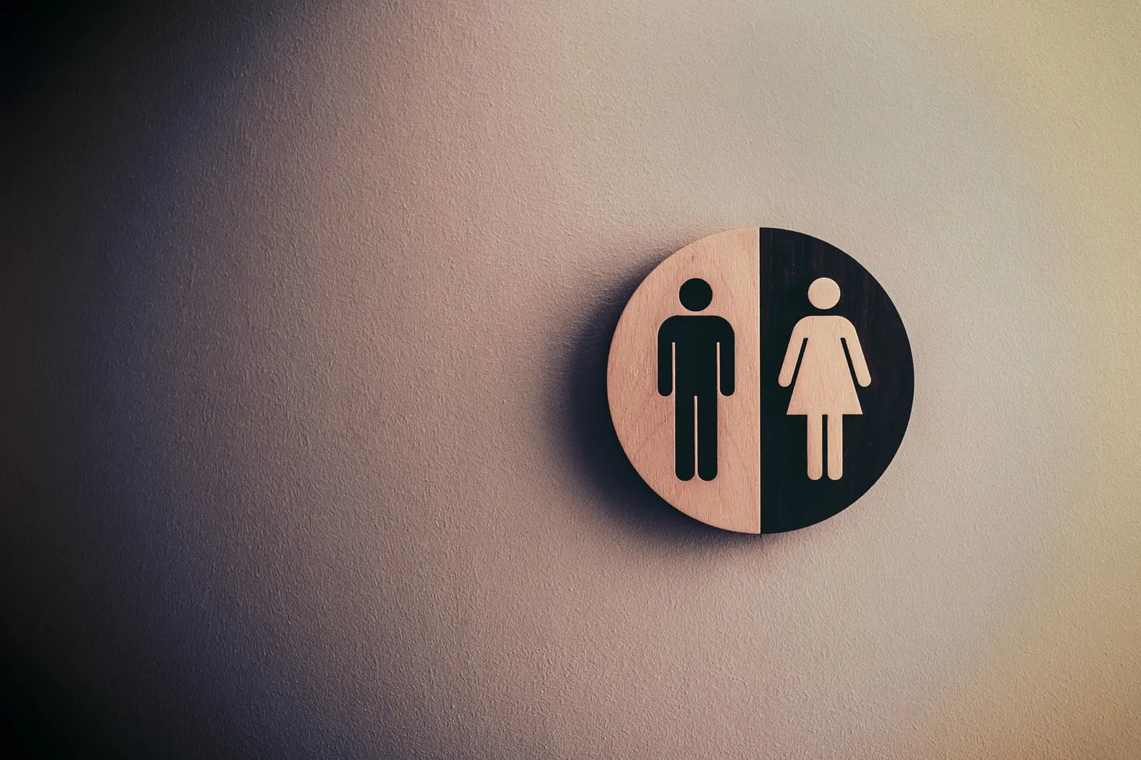 Artsy dan Instagramable, Ini Alasan Orang Suka Foto di Toilet