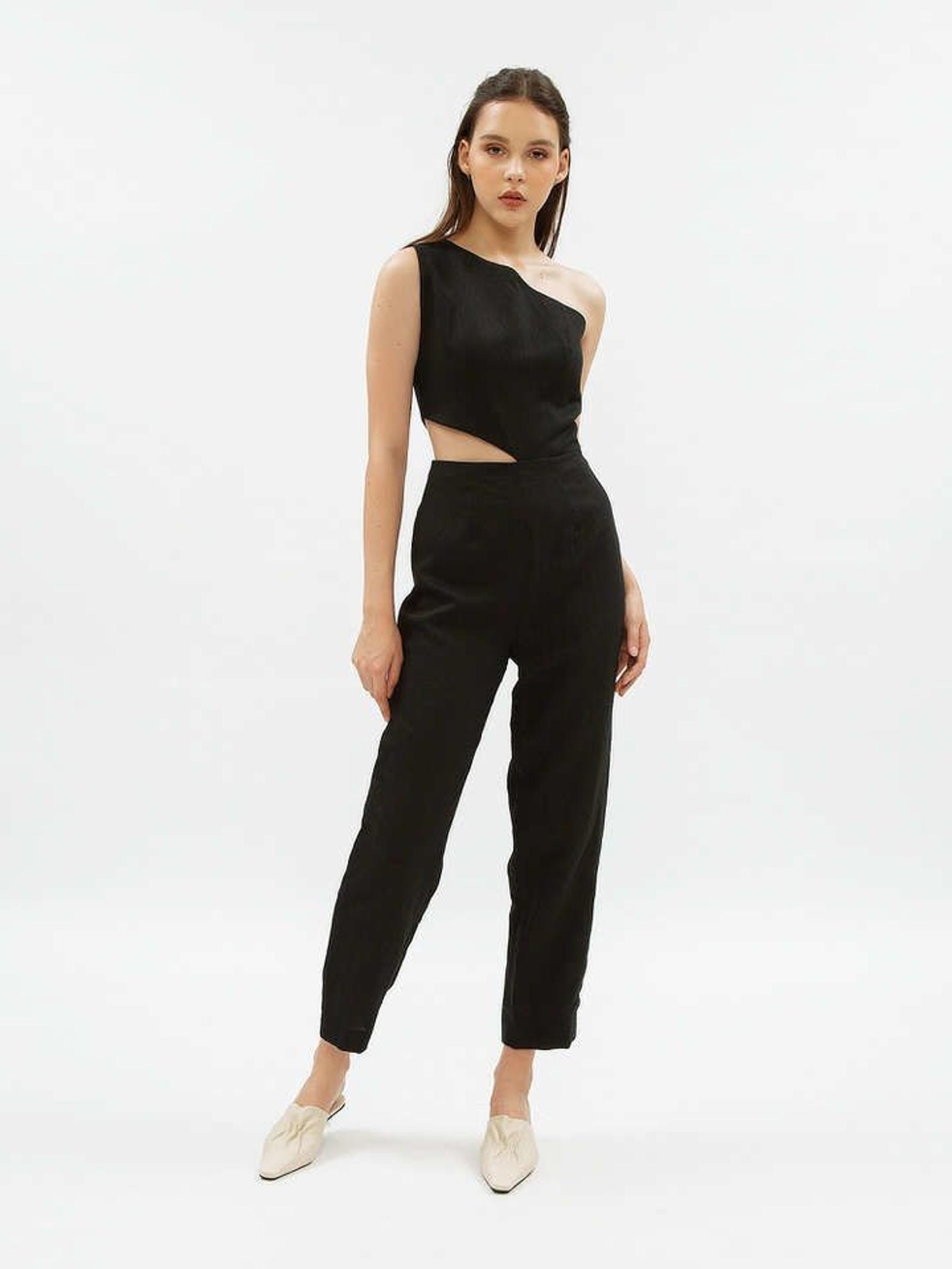 #PopbelaOOTD: Jumpsuit Manis untuk Outfit di Akhir Pekan