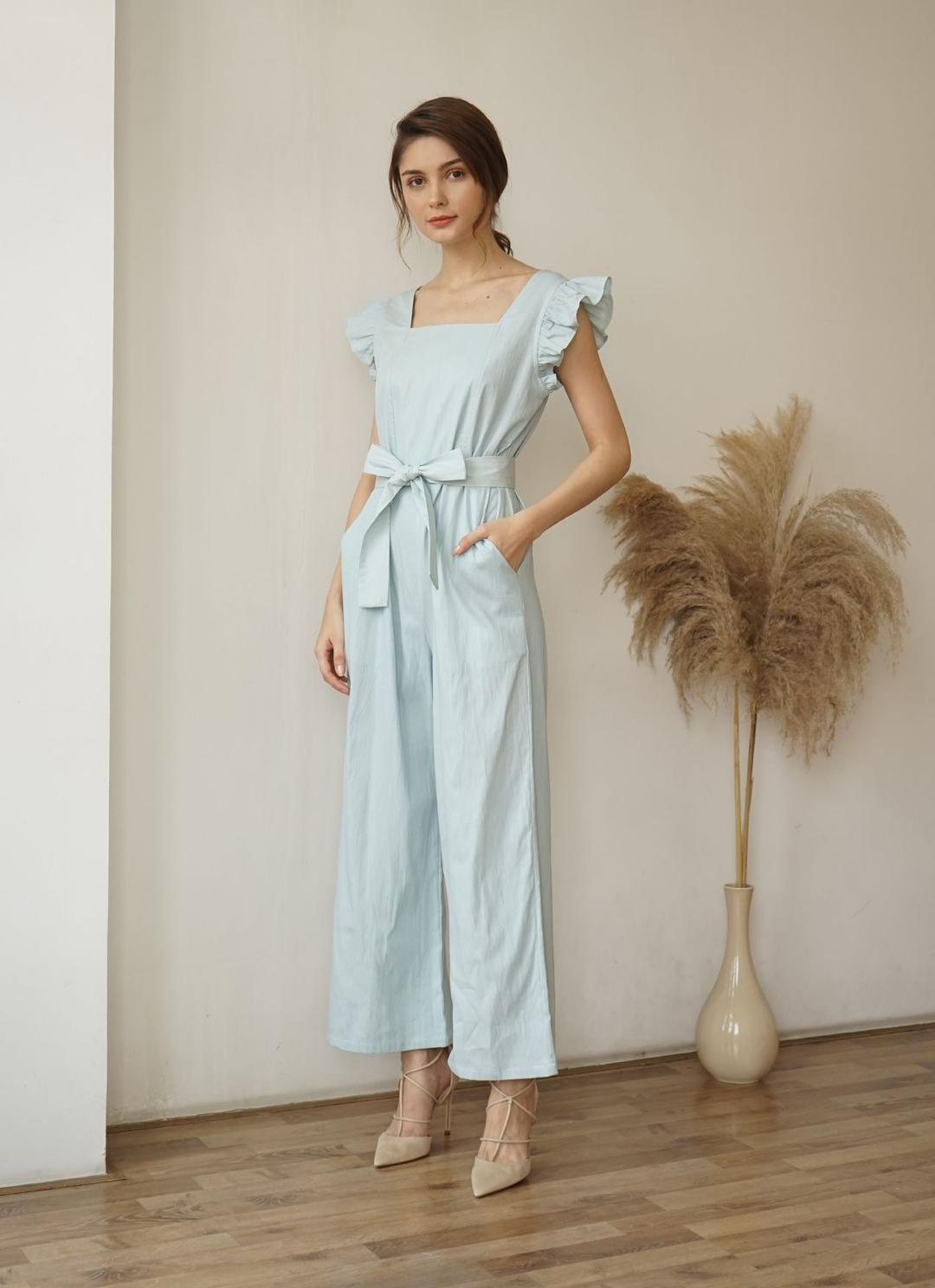 #PopbelaOOTD: Jumpsuit Manis untuk Outfit di Akhir Pekan