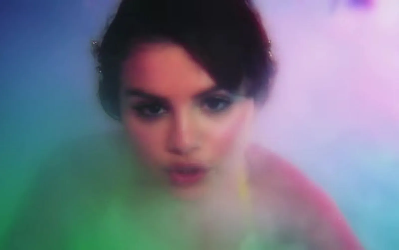 Paling Emosional, Ini 5 Fakta Album Baru Baru Selena Gomez, Rare