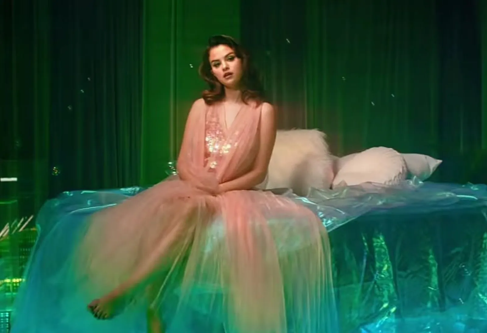Paling Emosional, Ini 5 Fakta Album Baru Baru Selena Gomez, Rare