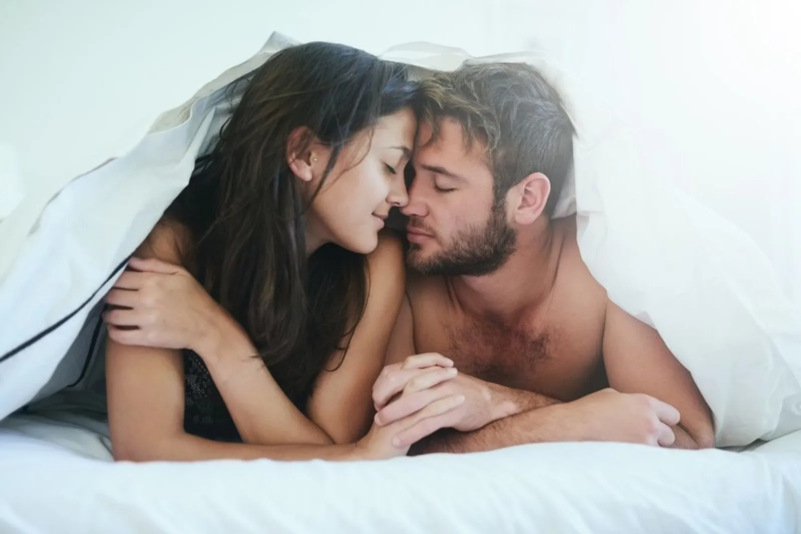 5 Alasan Kamu Harus Mencoba Pelumas Saat Berhubungan Seks