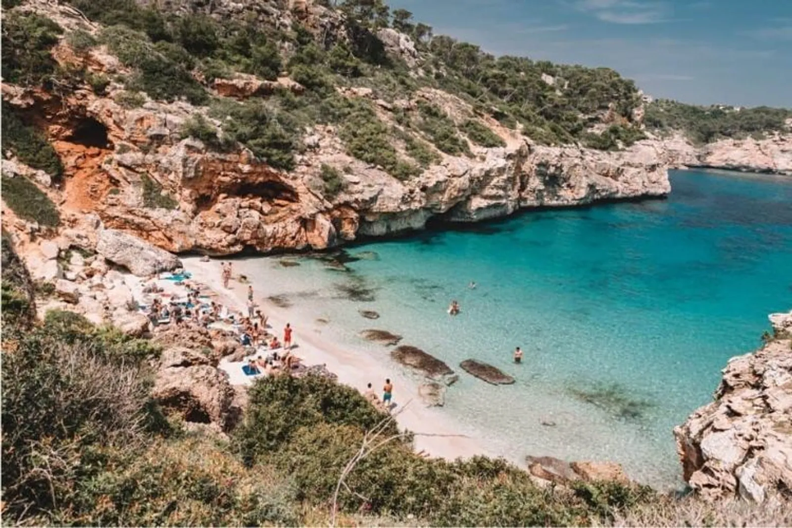 10 Pantai Terindah di Eropa yang Wajib Kamu Kunjungi