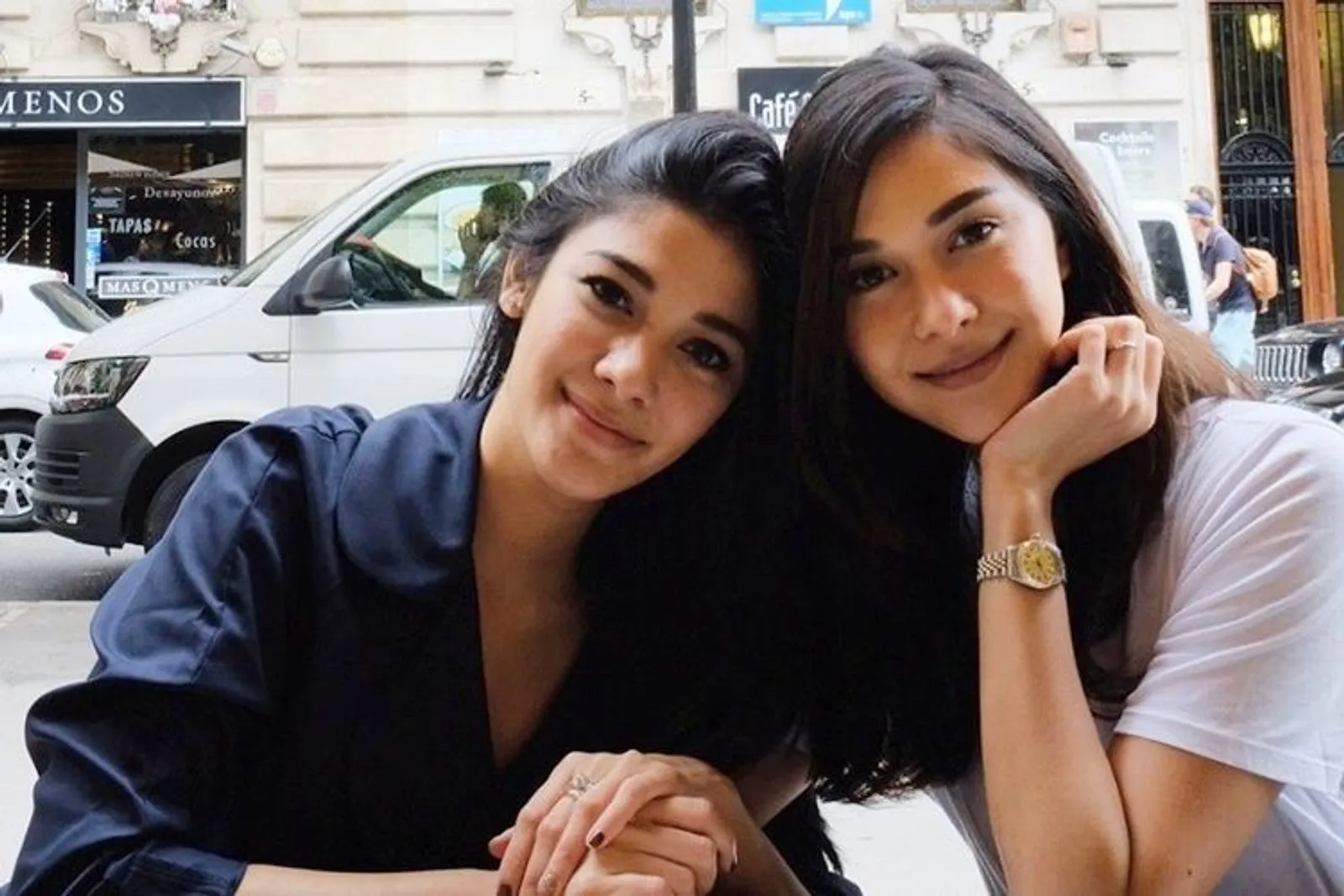 Sibling Goals! Ini 10 Bukti Kekompakan Naysila dan Nana Mirdad