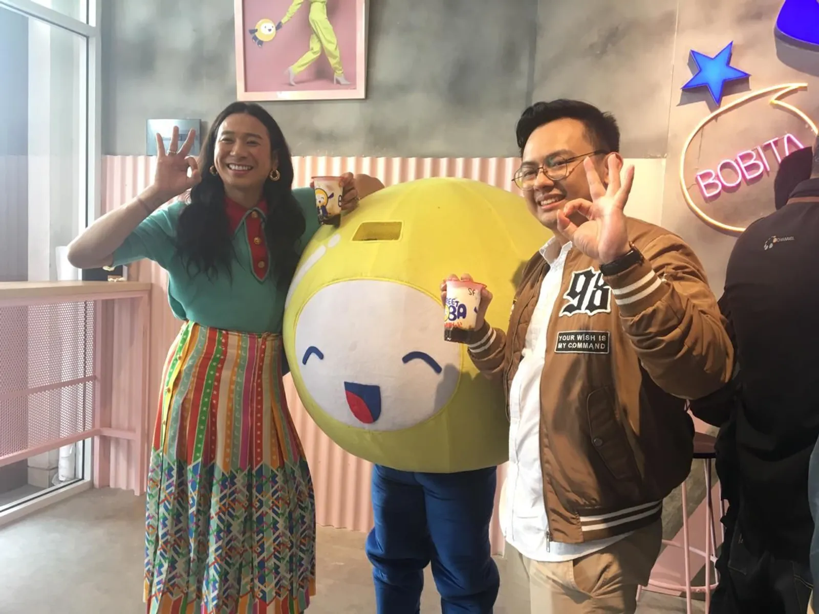 Bertema Jepang, Jovi Adhiguna Resmi Luncurkan Cafe Street Boba